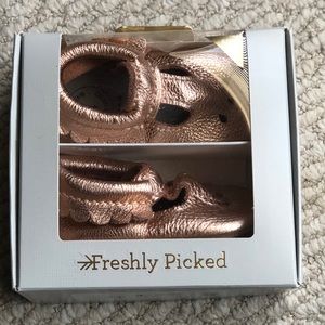 Freshly Picked Mocs Mary Jane  mini sole size 4